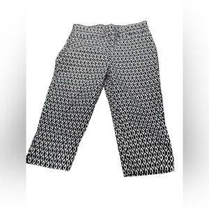 Chico's Black and White Patterned pedal pusher